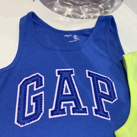 Gap tops - Picture 2 of 4
